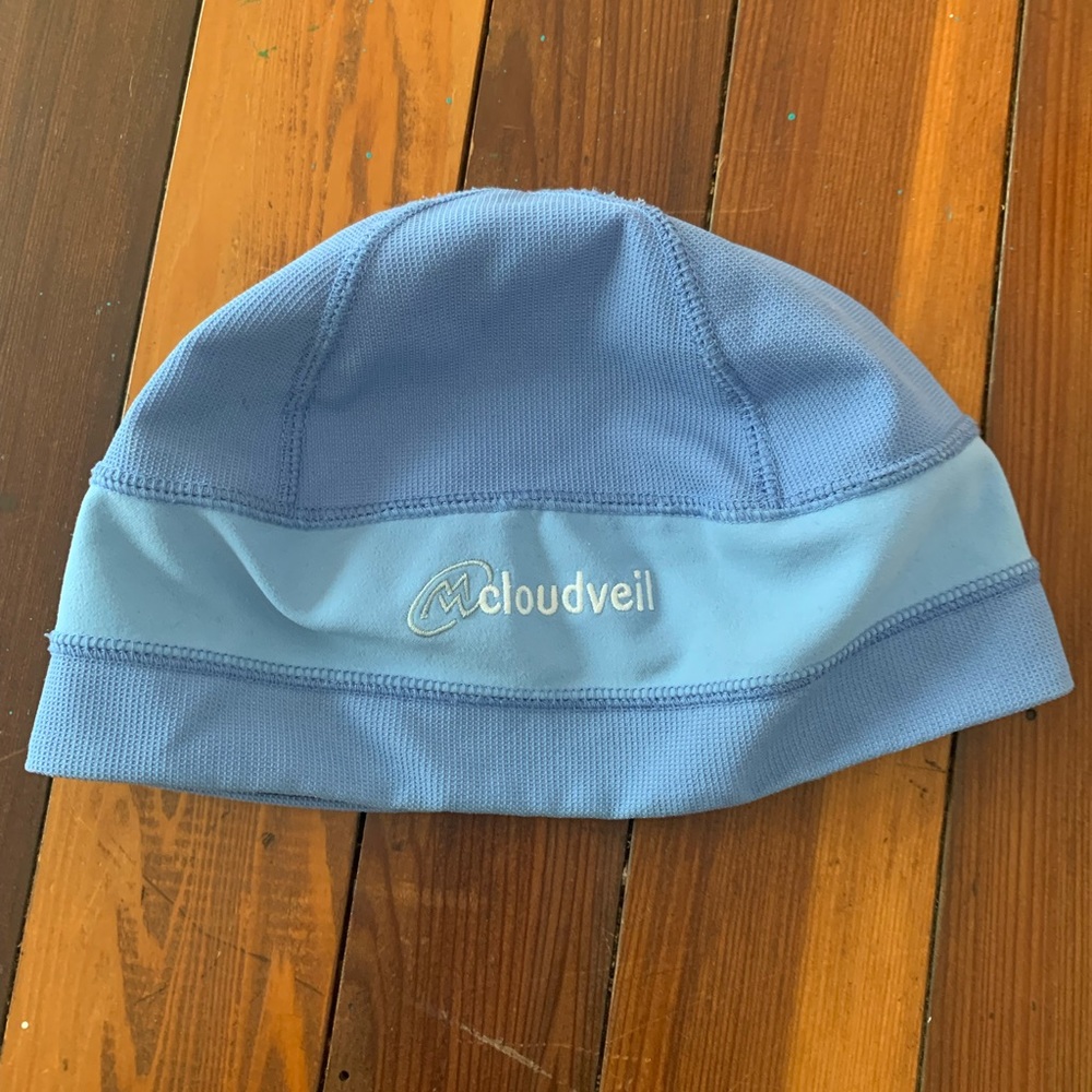 Great hat for outdoor winter activities.